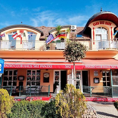 Bed and Breakfast Club Haus 502 Kalocsa Exterior foto