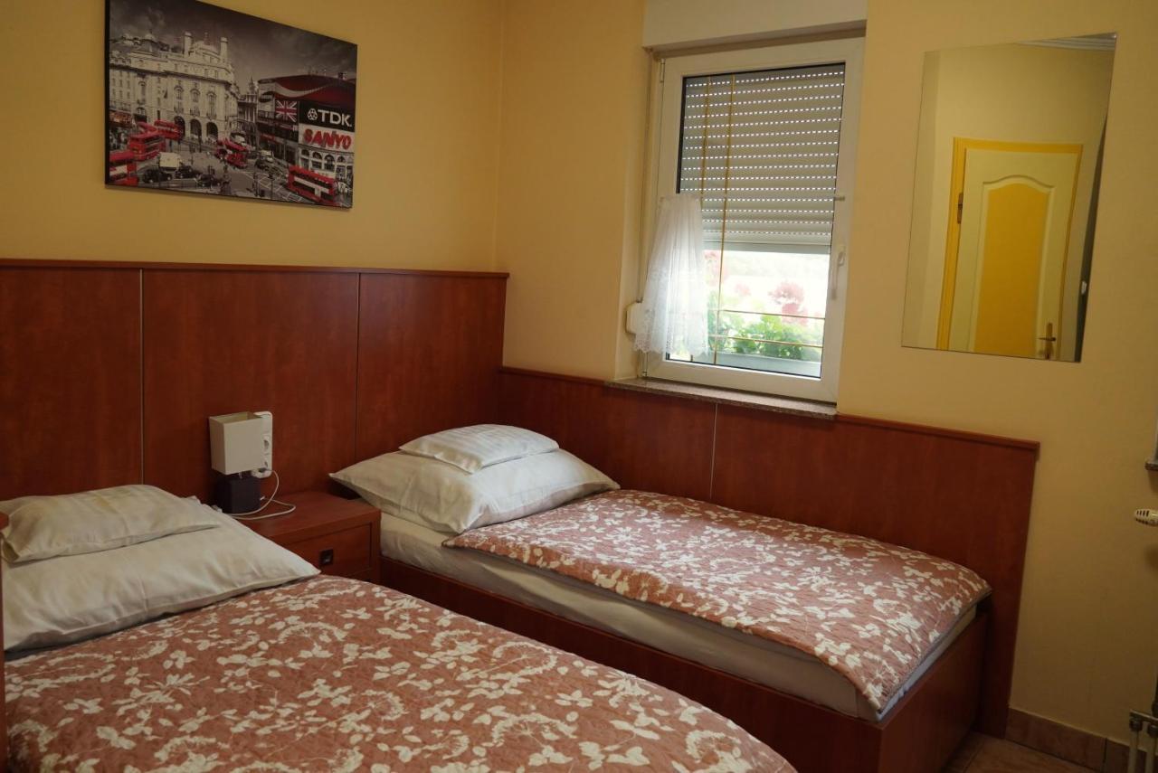 Bed and Breakfast Club Haus 502 Kalocsa Exterior foto