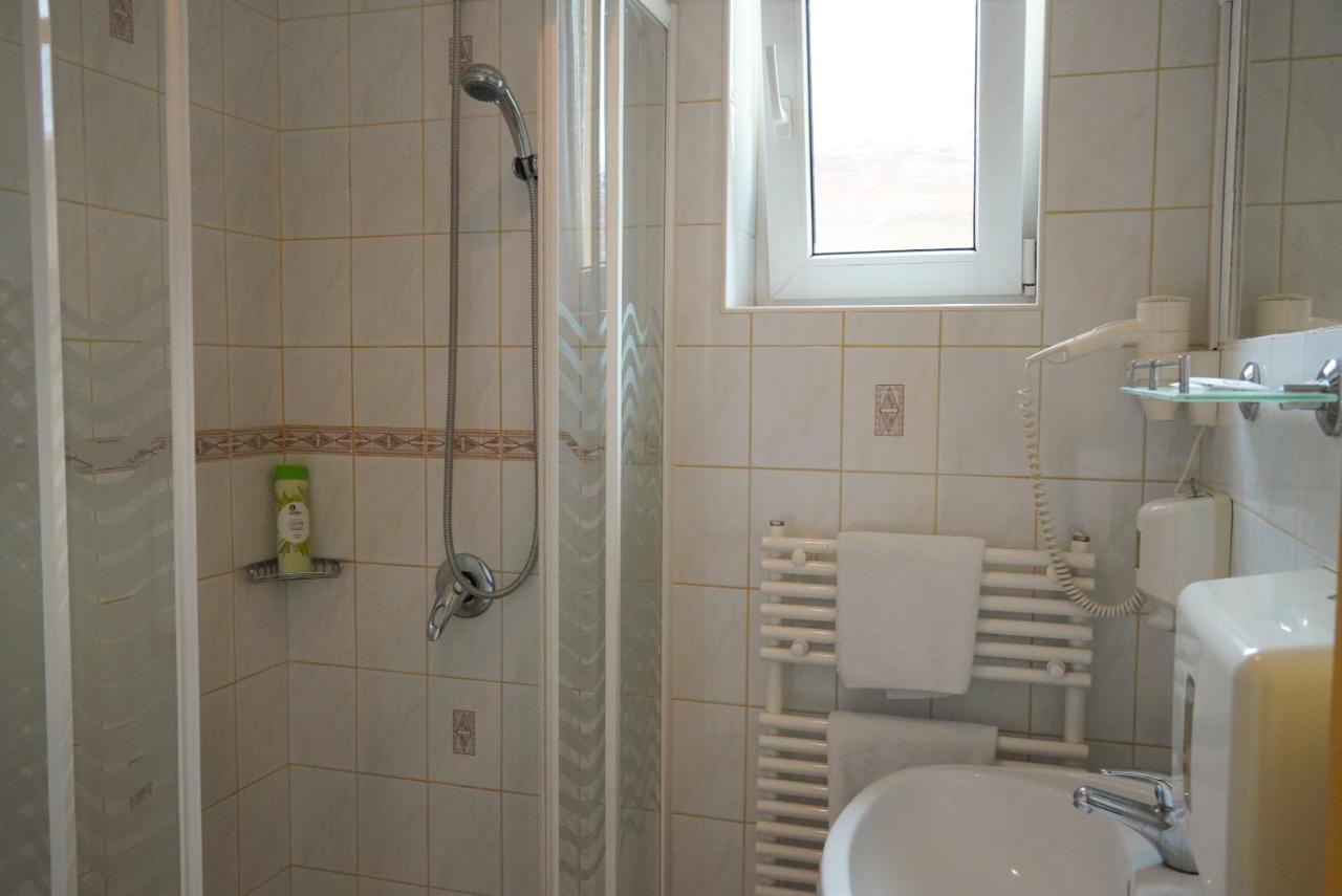 Bed and Breakfast Club Haus 502 Kalocsa Exterior foto