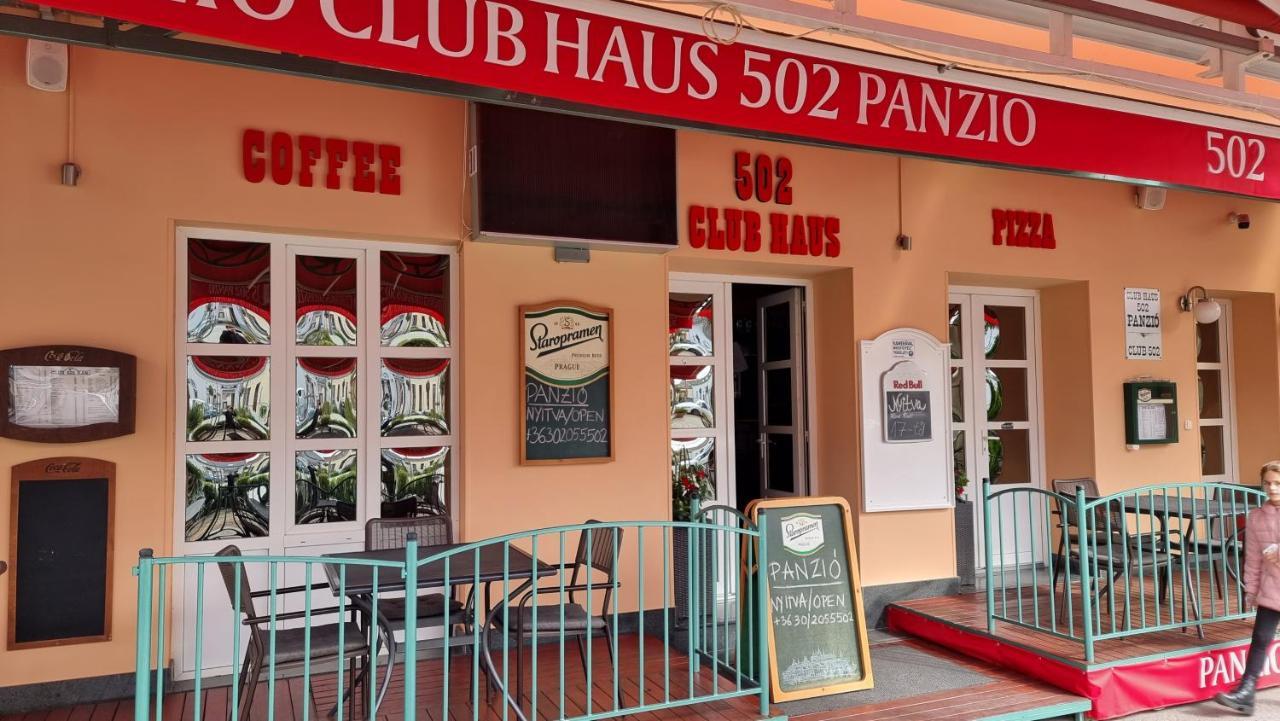 Bed and Breakfast Club Haus 502 Kalocsa Exterior foto